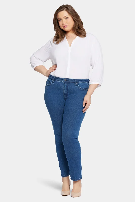 Le Silhouette Sheri Slim Jeans In Plus Size - Treasured