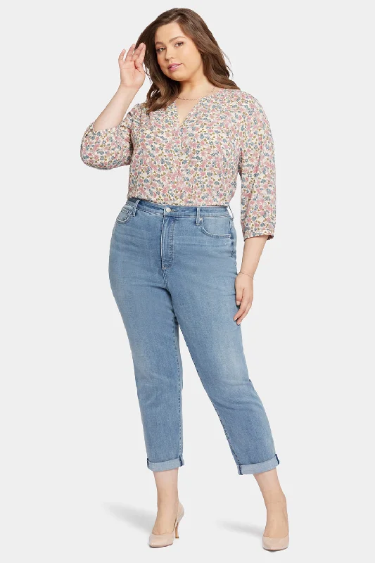 Margot Girlfriend Jeans In Plus Size - Angel