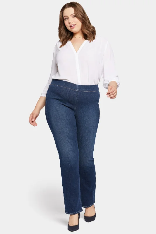 Pull-On Straight Jeans In Plus Size - Wonderland