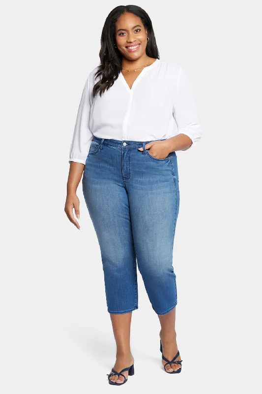 Relaxed Piper Crop Jeans In Plus Size - Melody