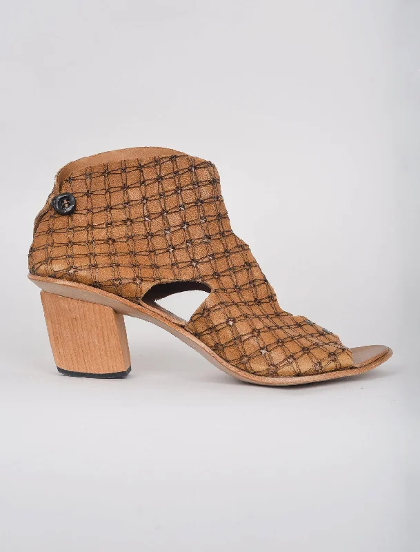 Research Heels, Tan