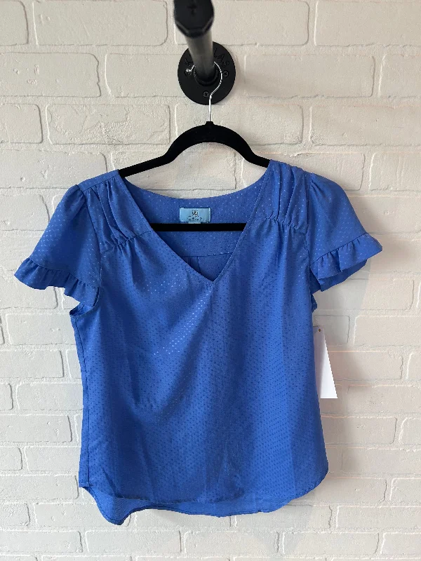 Top Short Sleeve By Cece In Blue, Size: S