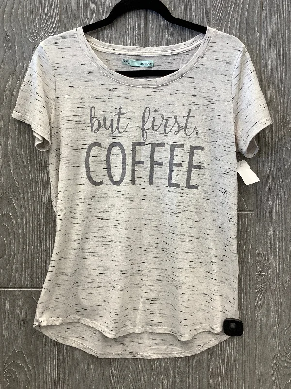 Top Short Sleeve By Maurices In Grey, Size: M